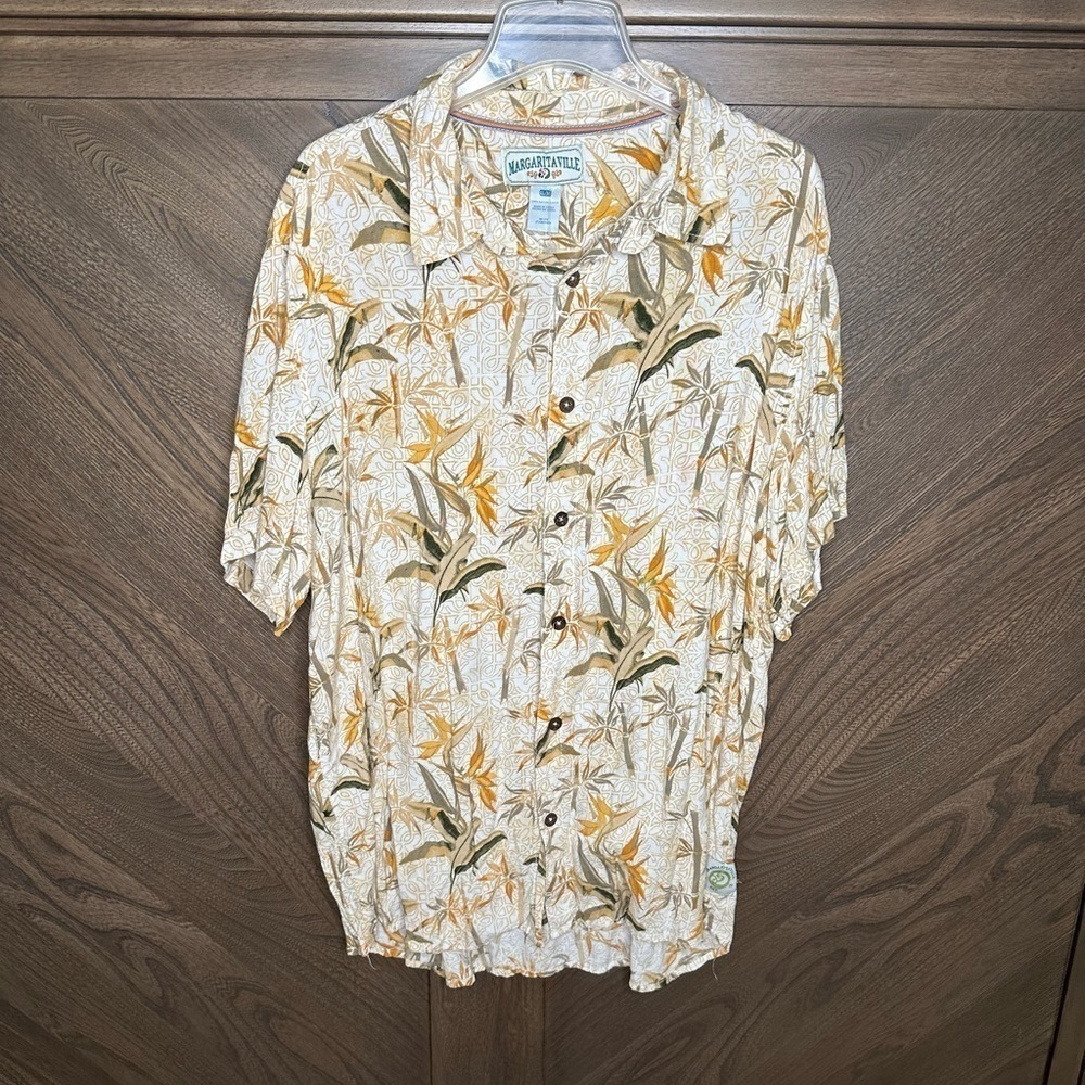 Margaritaville Short Sleeve Hawaiian Button Down Men's XL Beige Bamboo Pattern